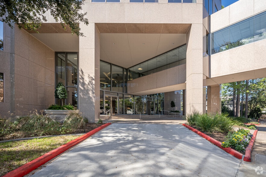 More Photos Of 10000 Memorial Dr, Houston Office For Lease