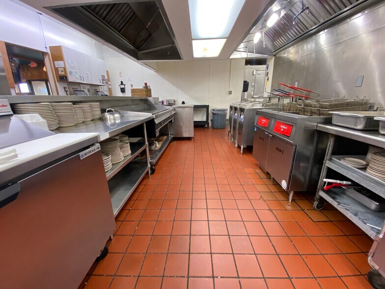 More Photos Of 1825 N 13th St, Bismarck Restaurant For Sale