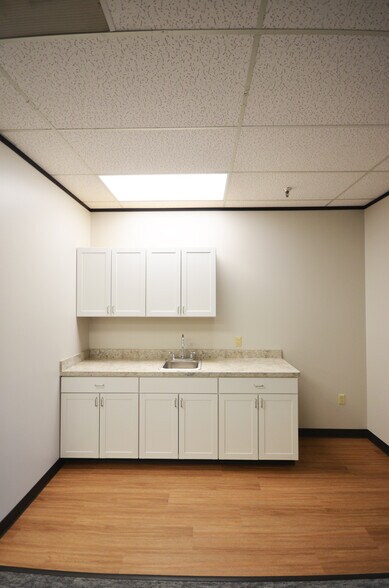 More Photos Of 1812 Centre Creek Dr, Austin Office For Lease