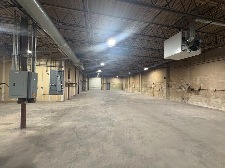 More Photos Of 2318 1st St NE, Minneapolis Warehouse For Sale