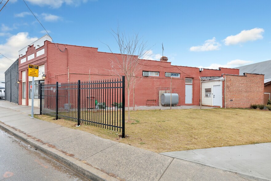 More Photos Of 6 Woodward Ave, Norwalk General Retail For Sale