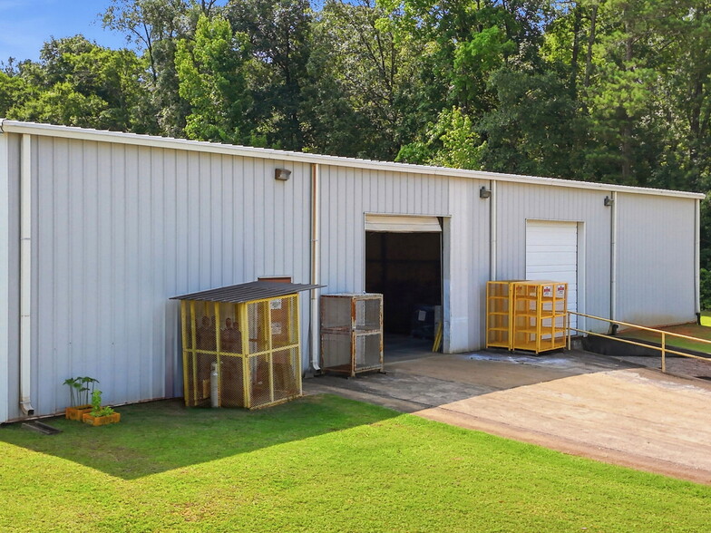More Photos Of 112 Corporate Park East Dr, Lagrange Warehouse For Lease