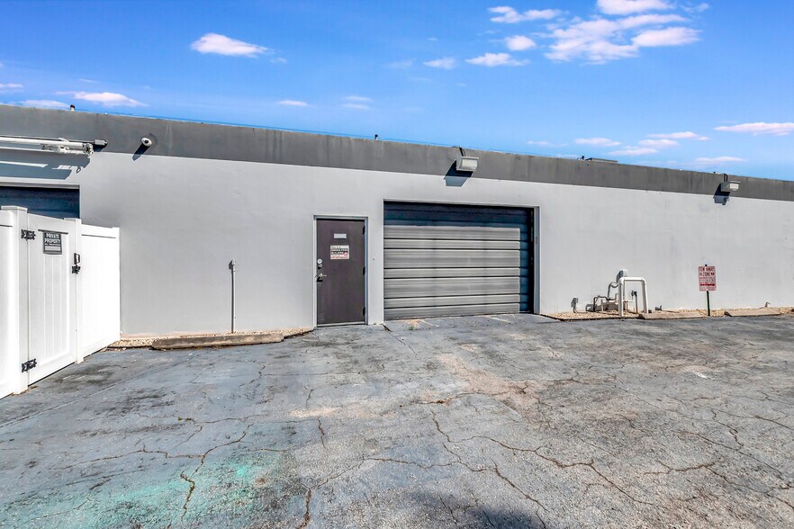 More Photos Of 705 Bond Way, Delray Beach Showroom For Sale