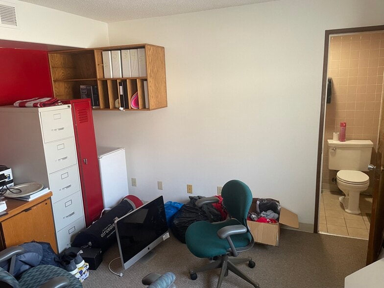 More Photos Of 633 N Morton St, Bloomington Research And Development For Lease