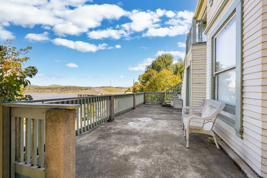 More Photos Of 503 Winslow St, Crockett Apartments For Sale