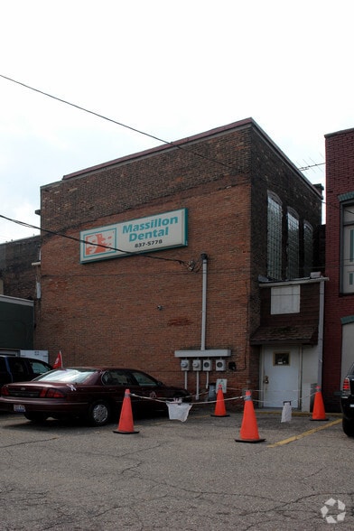 More Photos Of 32 Erie St N, Massillon Storefront Retail Office For Sale