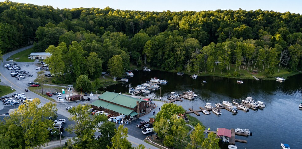 More Photos Of 530 Lake Malone Rd, Lewisburg Hotel For Sale
