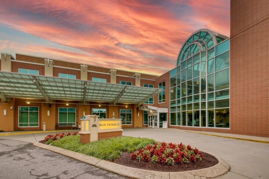 More Photos Of 300 Steam Plant Rd, Gallatin Medical For Lease