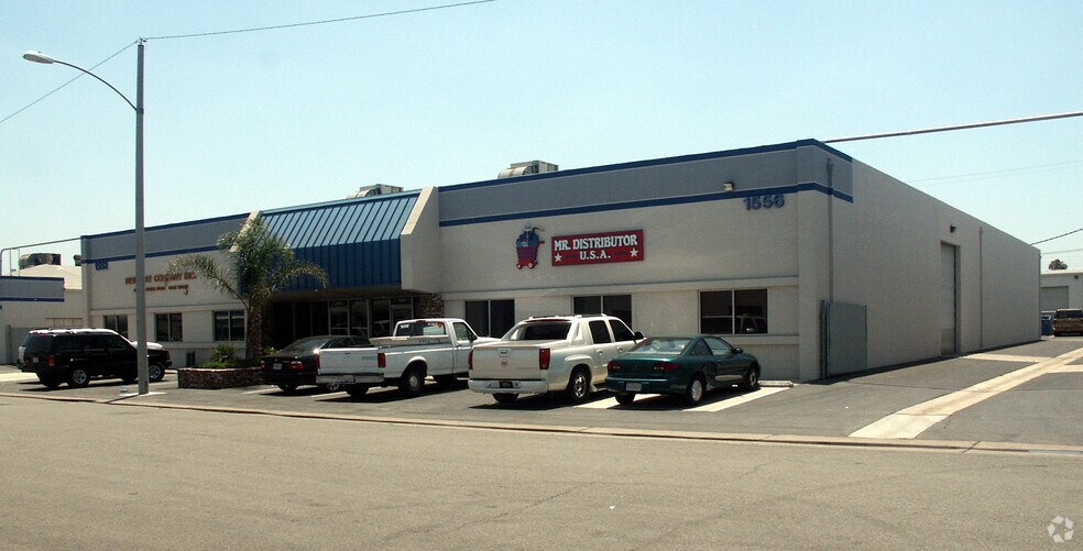 More Photos Of 1552-1556 W Embassy St, Anaheim Warehouse For Lease