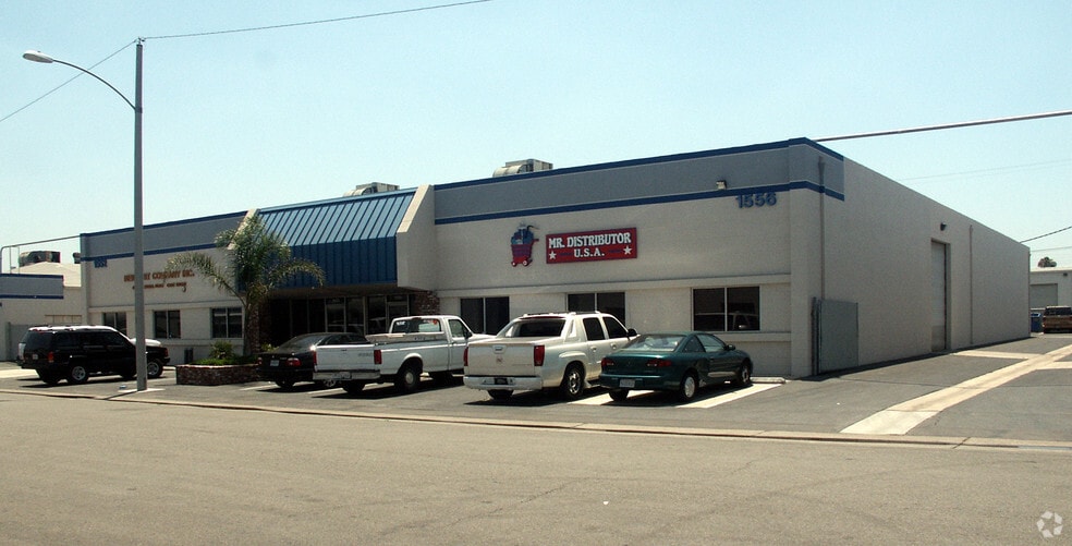 More Photos Of 1552-1556 W Embassy St, Anaheim Warehouse For Lease