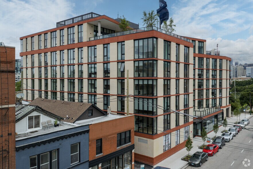 Primary Photo Of 1100 W Grand Ave, Chicago Apartments For Lease