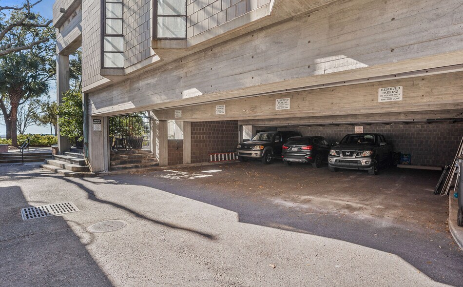 More Photos Of 916 Bay St, Beaufort Office For Sale