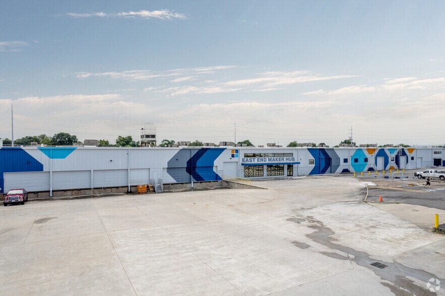 More Photos Of 6501 Navigation Blvd, Houston Manufacturing For Lease