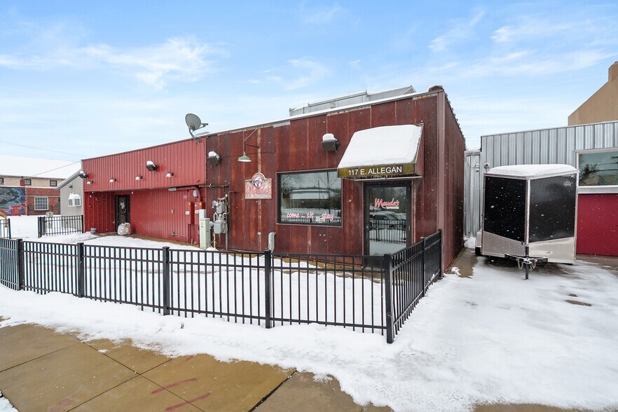 More Photos Of 117 E Allegan St, Otsego General Retail For Sale