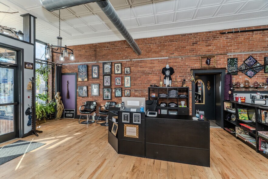 More Photos Of 46-54 Union St, Easthampton Storefront Retail Residential For Lease