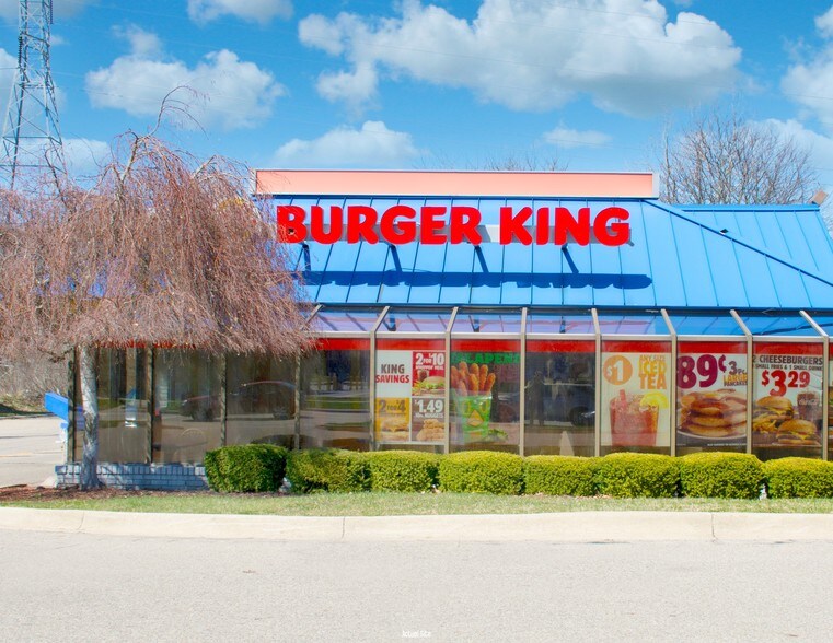 More Photos Of 1113 E West Maple Rd, Walled Lake General Retail For Sale