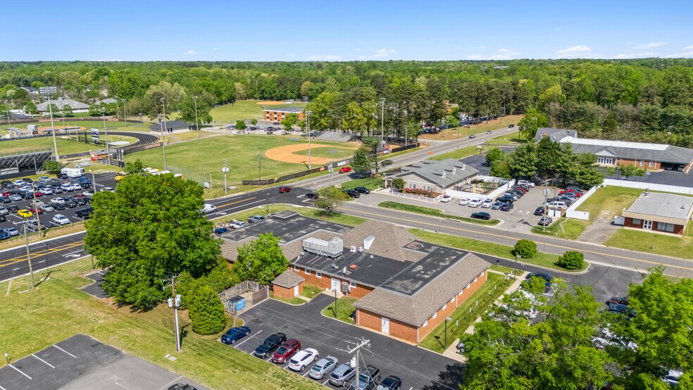 More Photos Of 7041 Lee Park Rd, Mechanicsville Medical For Sale