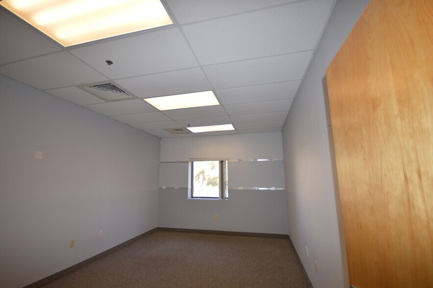 More Photos Of 3701 W Cambridge Ave, Phoenix Warehouse For Lease