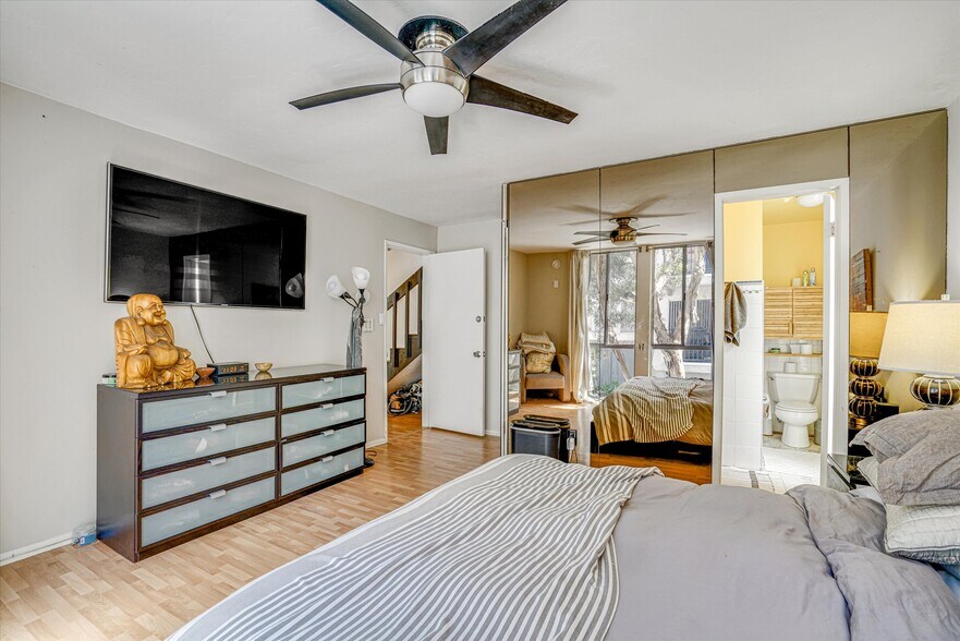 More Photos Of 14 Mast, Marina Del Rey Apartments For Sale