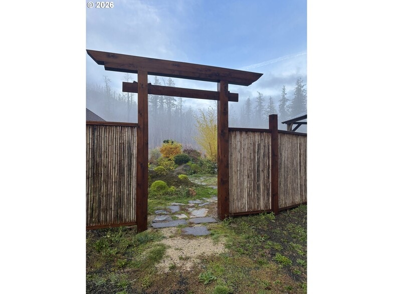 More Photos Of 49164 McKenzie Hwy, Vida Lodge Meeting Hall For Sale