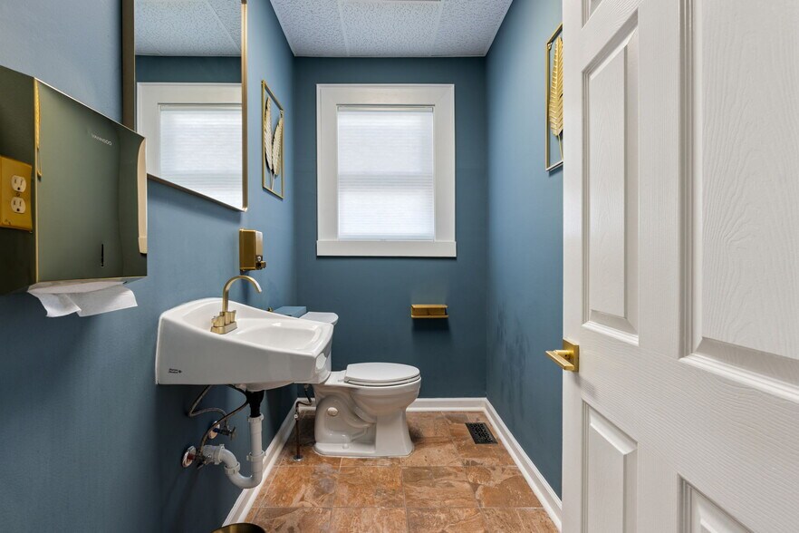 More Photos Of 187-189 N Main St, Milltown Medical For Sale