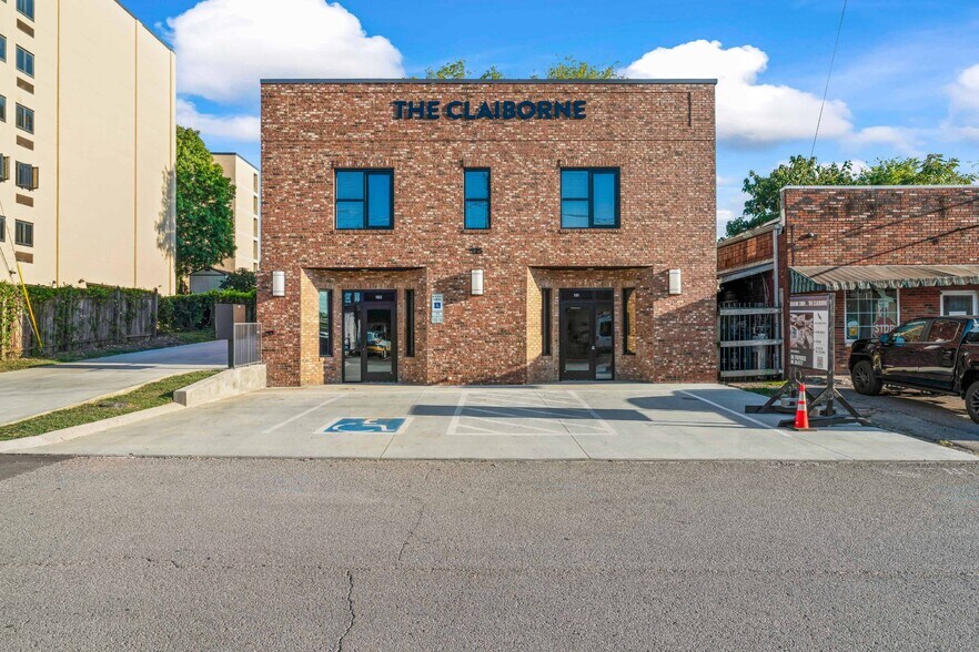 More Photos Of 125-127 E Prince St, Gallatin Storefront Retail Residential For Lease