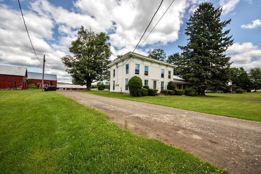 More Photos Of 571 Southside Dr, Oneonta Apartments For Sale