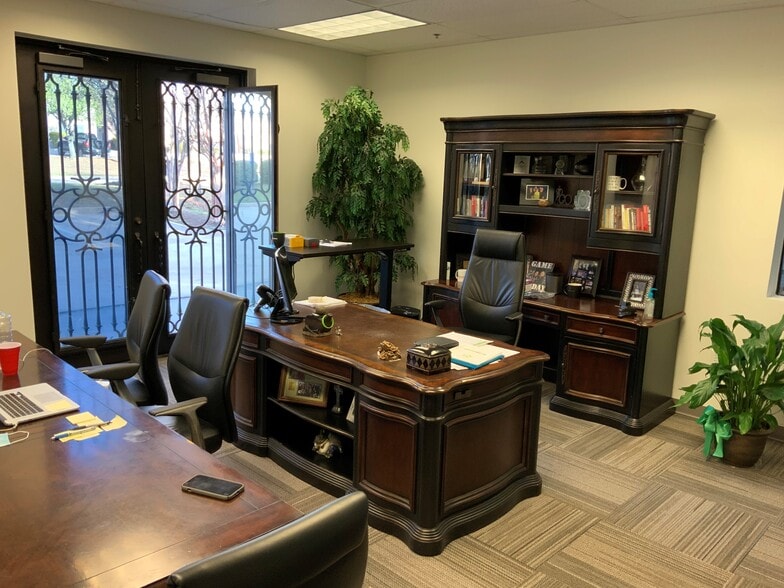 More Photos Of 530 S Nolen Dr, Southlake Light Distribution For Sale