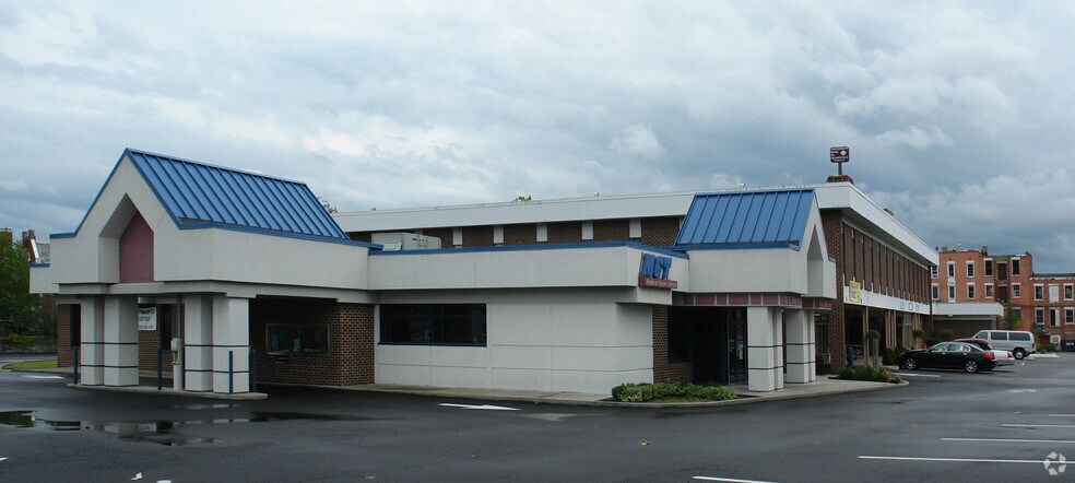 More Photos Of 29-39 Market St, Amsterdam Storefront Retail Office For Lease