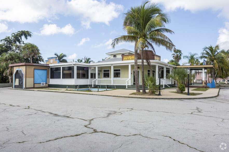 Primary Photo Of 102 Copeland Ave SW, Everglades City Restaurant For Sale