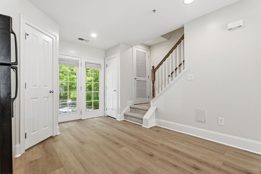 More Photos Of 5306-5320 Park Rd, Charlotte Apartments For Sale