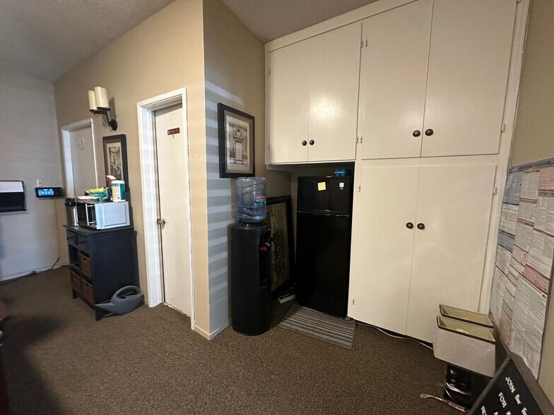 More Photos Of 2561 5th St, Ceres Funeral Home For Sale