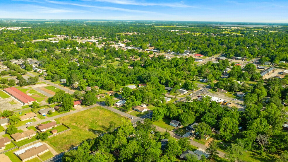 More Photos Of 1975 E Cherry St, Paris Land For Sale
