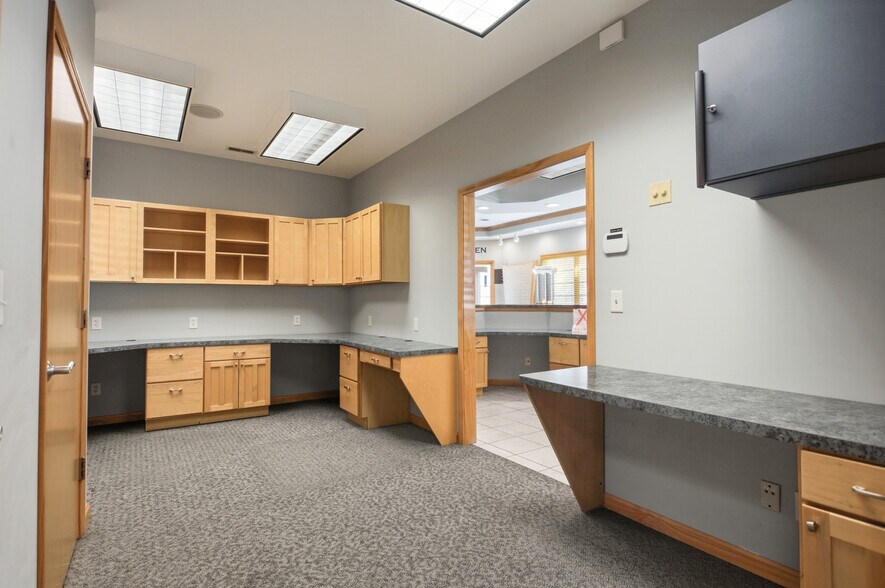 More Photos Of 1700 18th St, Charleston Office For Sale