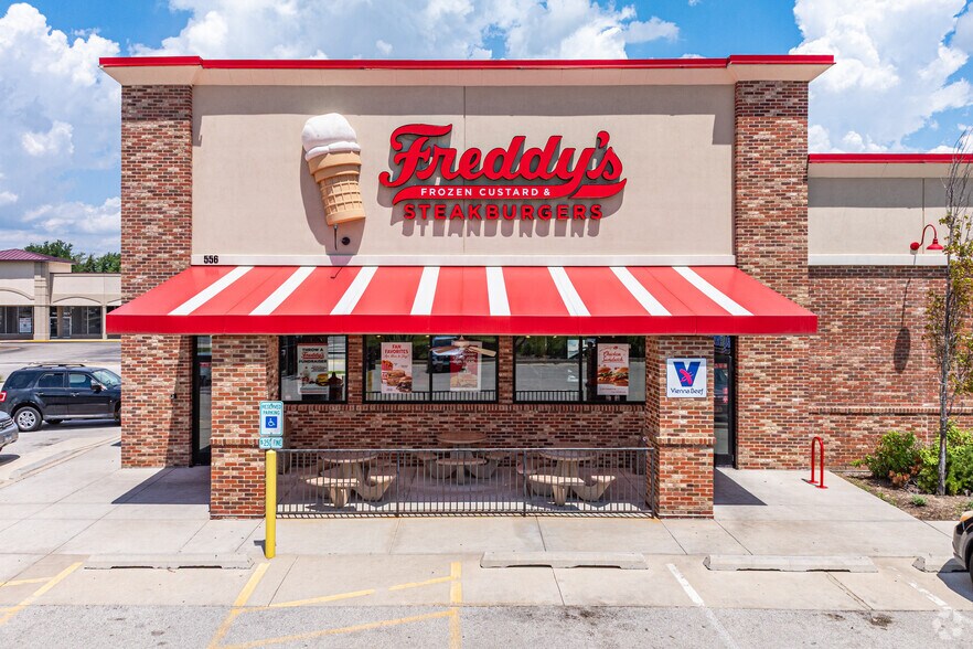 More Photos Of 556 E North Ave, Glendale Heights Fast Food For Sale