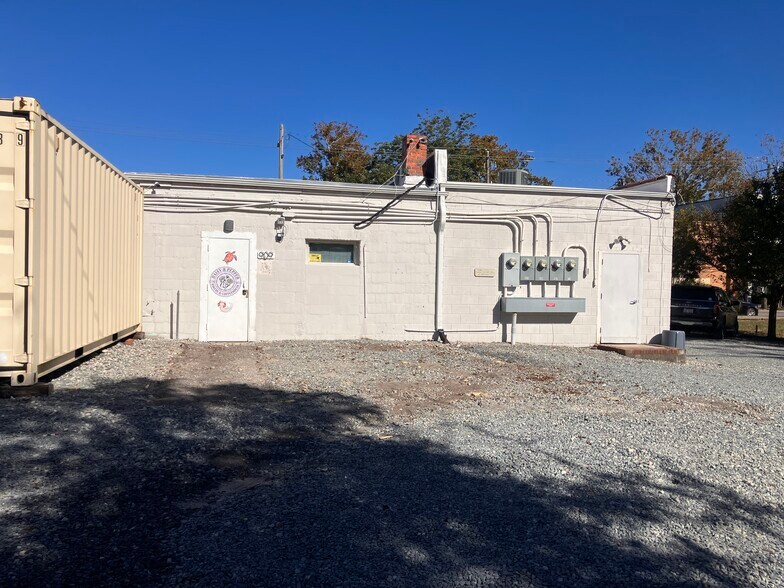 More Photos Of 909 Starkeys Aly, Wilmington Lodge Meeting Hall For Lease