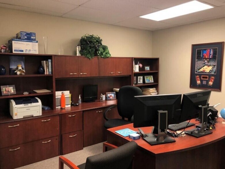 More Photos Of 867 Main St, Manchester Apartments For Sale