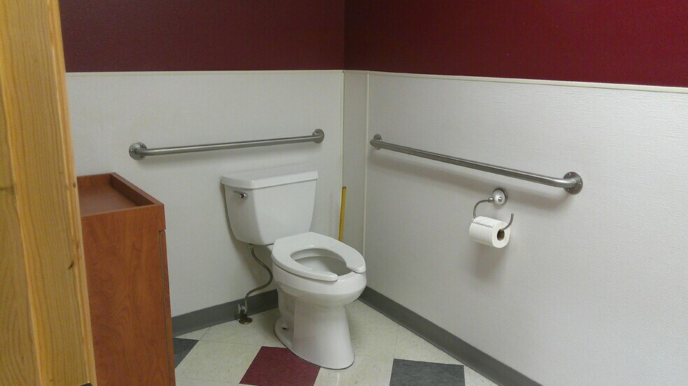 More Photos Of 424 4th St, Fairbanks General Retail For Sale