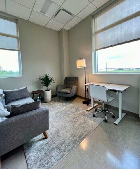 More Photos Of 7616 Branford Pl, Sugar Land Office For Sale