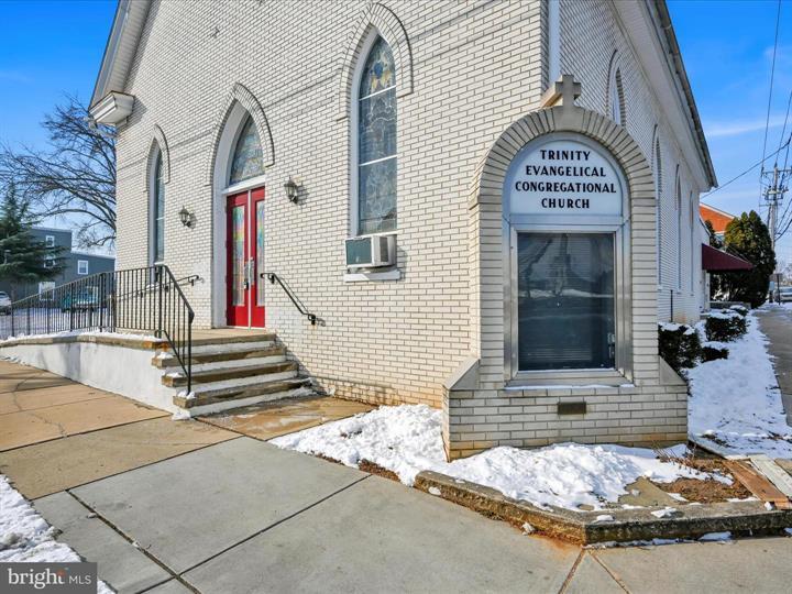 More Photos Of 100 New Haven St, Mount Joy General Retail For Lease