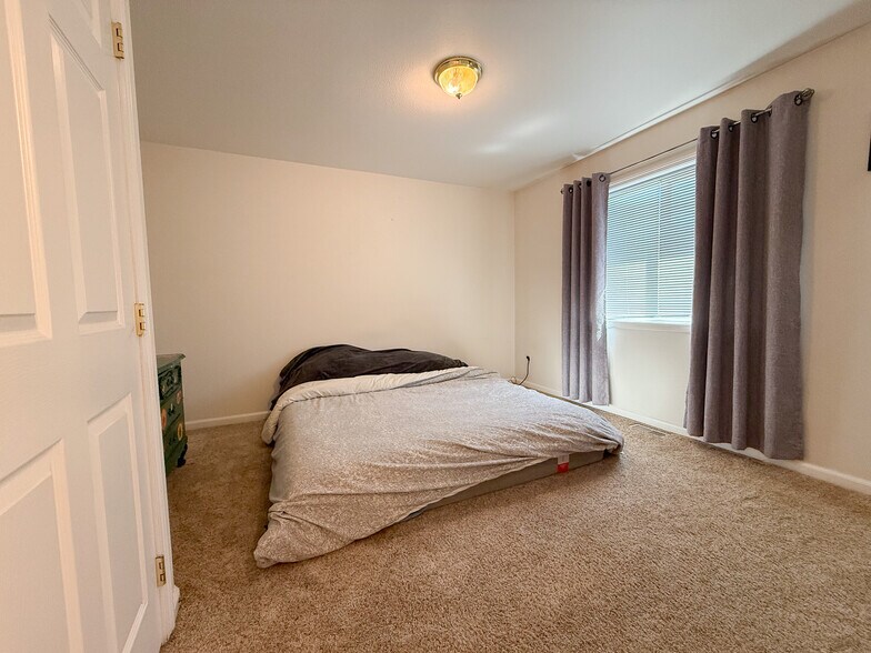 More Photos Of 3010 Elm St, Baker City Apartments For Sale