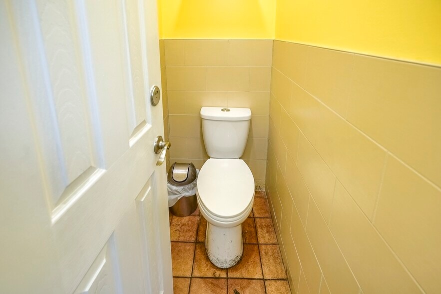 More Photos Of 369 Keele St, Toronto Restaurant For Lease