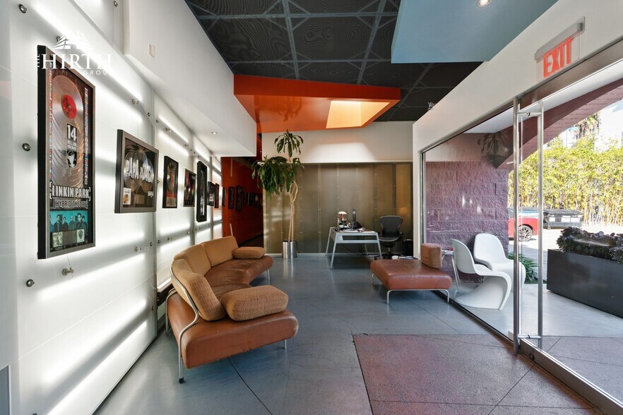 More Photos Of 11128 Weddington St, North Hollywood Movie Radio TVStudio For Sale