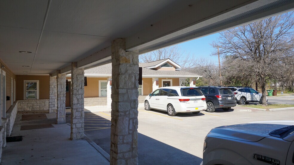 More Photos Of 306 E Main St, Round Rock Office For Lease