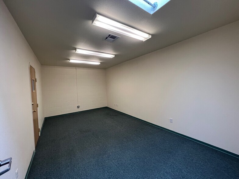 More Photos Of 920 Samoa Blvd, Arcata Storefront Retail Office For Lease