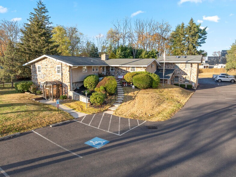 Primary Photo Of 123 W Main St, Trappe Medical For Sale