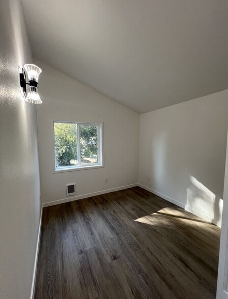 More Photos Of 10441 17th Ave SW, Seattle Multifamily For Sale