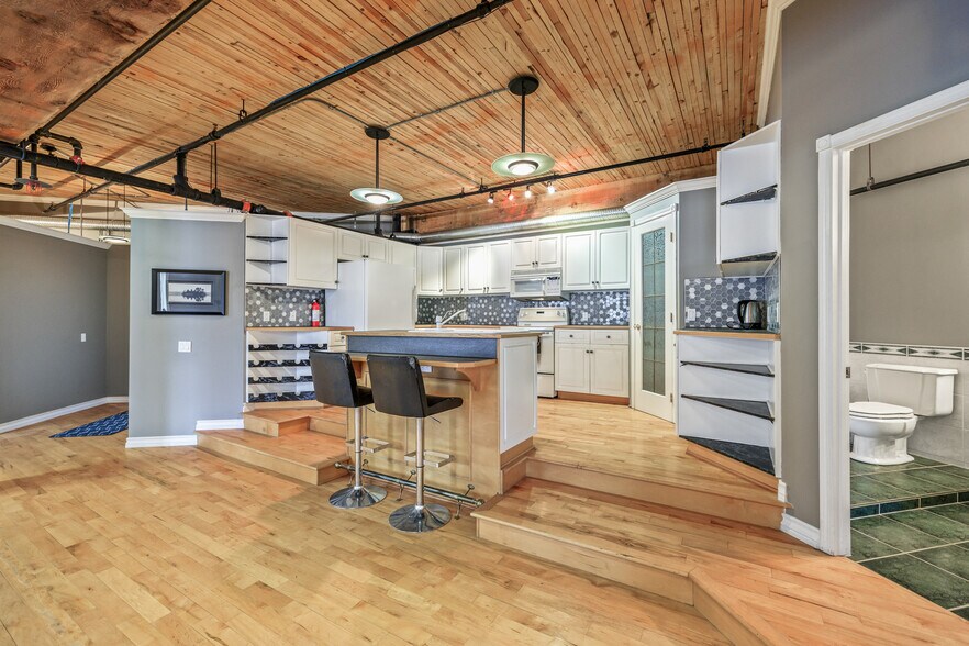 More Photos Of 535 10th Ave SW, Calgary Apartments For Sale