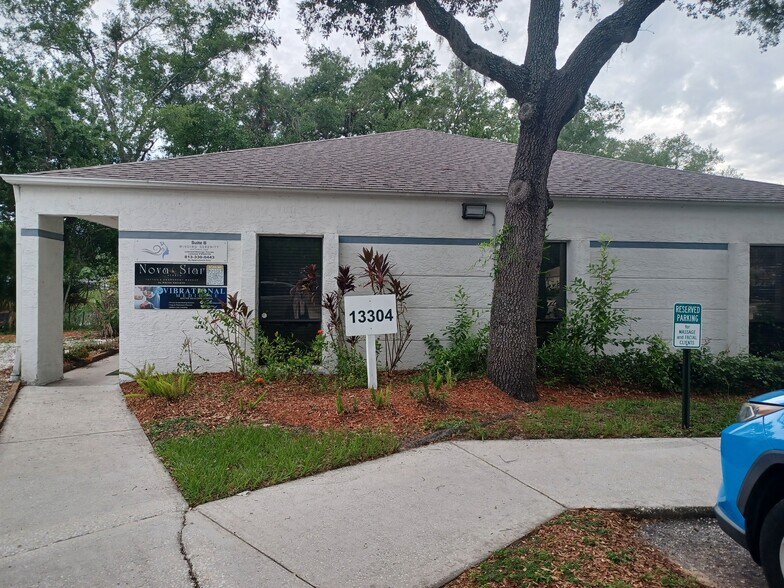 Primary Photo Of 13304 Winding Oak Ct, Tampa Medical For Lease