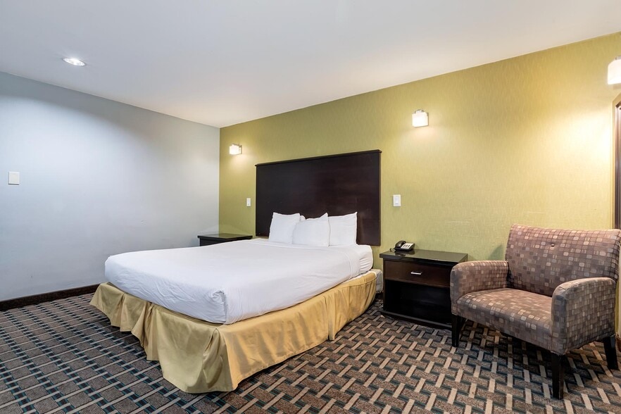 More Photos Of 1717 S Vermont Ave, Los Angeles Hotel For Sale